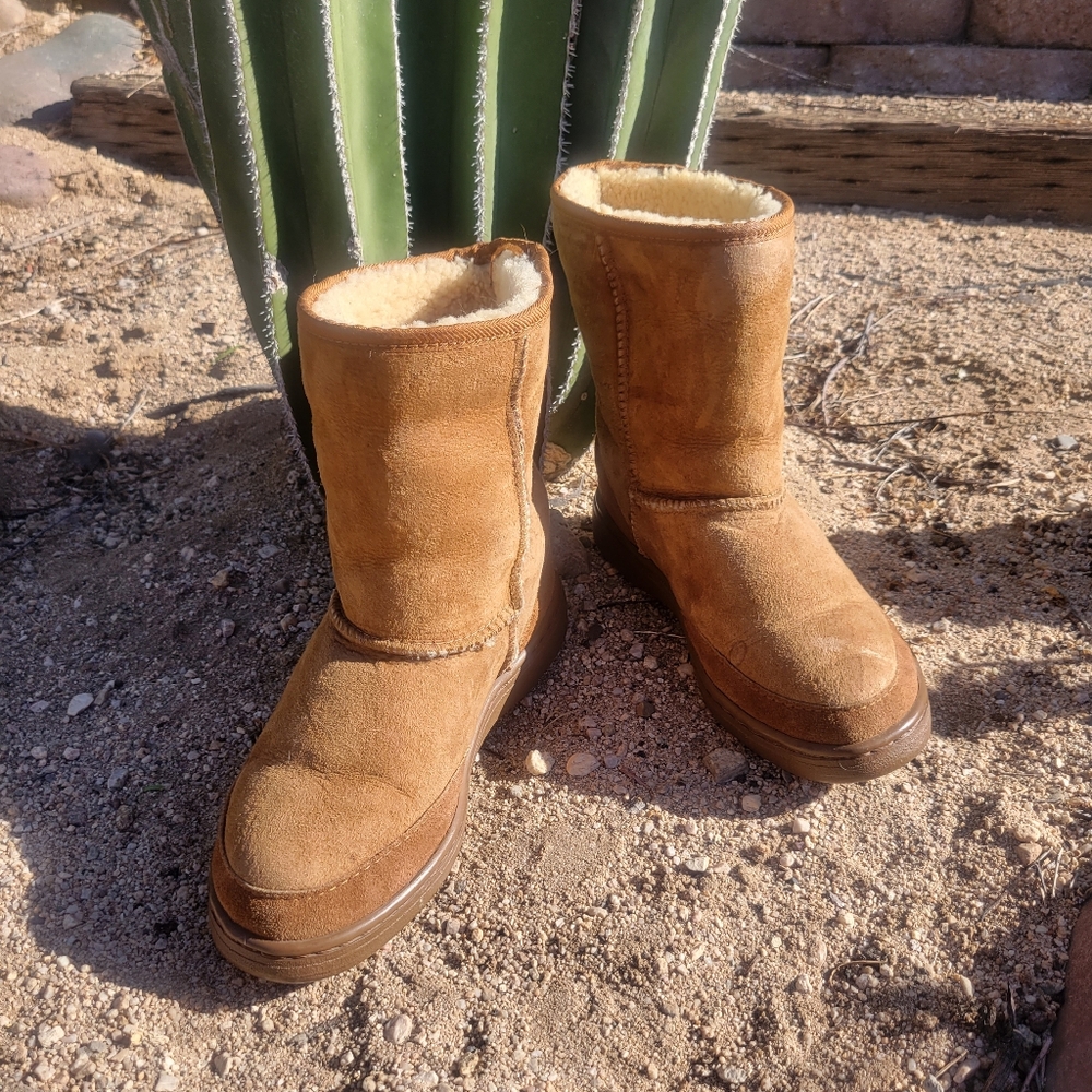 UGG Unisex Booties Tan Suede
